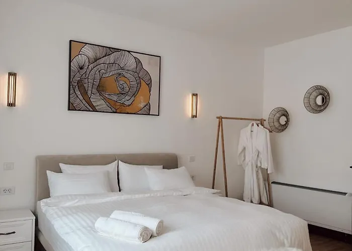 Rokebea Luxury